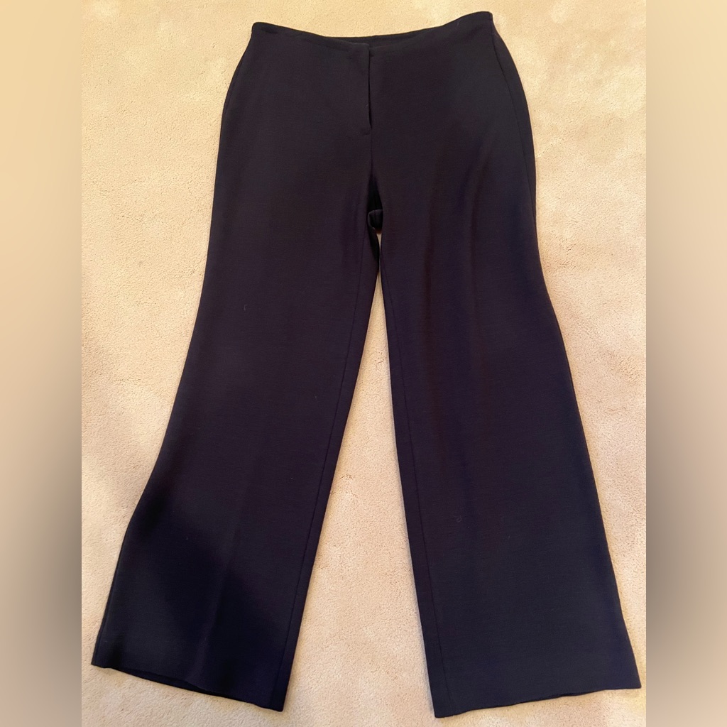 Dark Brown Eileen Fisher Women's Pants. Zipper Cllosure.